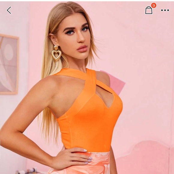 Criss cross neck solid halter top - Picture 3 of 7